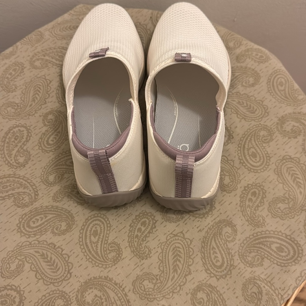 Ryka Trail Knit Slip-Ons - Echo Ease Cool Tones
White 10 Wide - Picture 11 of 12